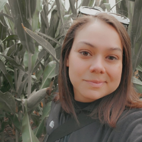 Meet Your Posher! - Picture 4 of 5